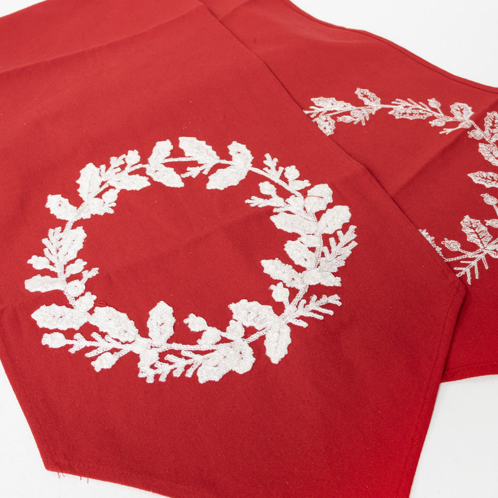 Table Runner - Wreath Design