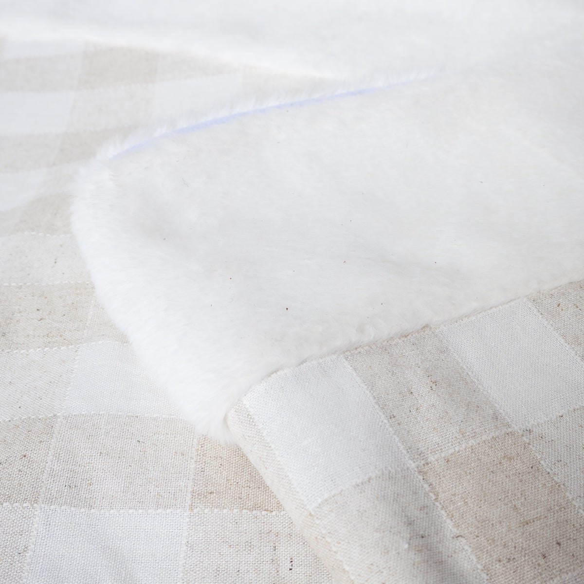 Checkered Fur Tree Skirt