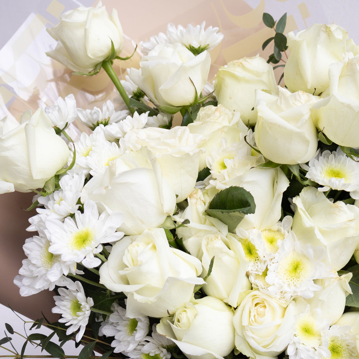 Send Elegant White Roses & Designer Blooms PH