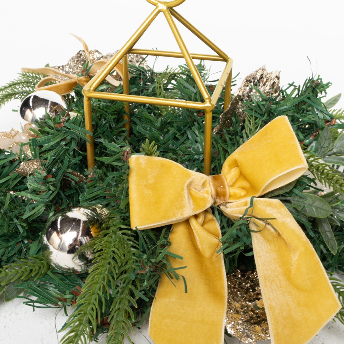 Gilded Simplicity Centerpiece with Lantern Candle Holder