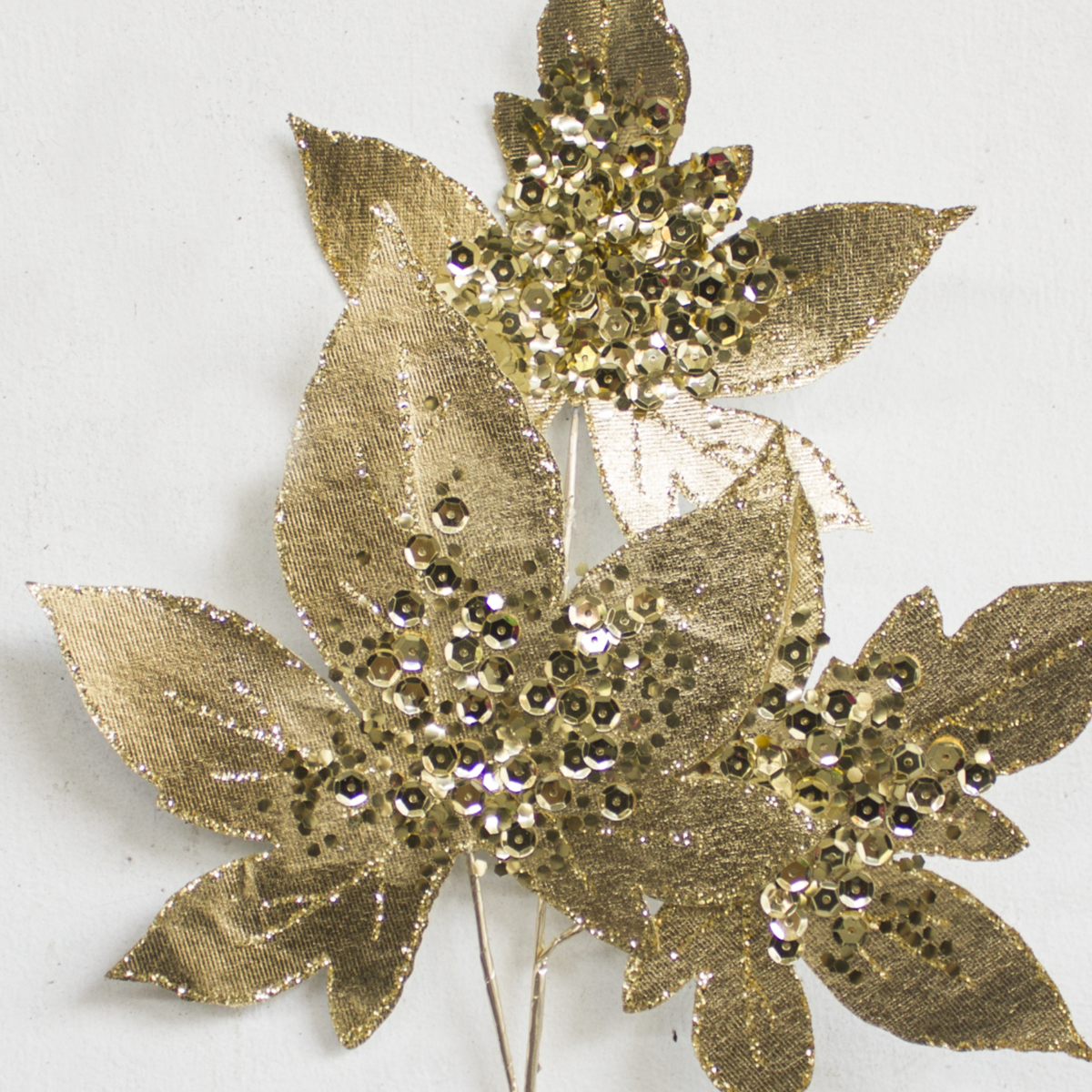 Metallic Maple Leaf Spray Gold